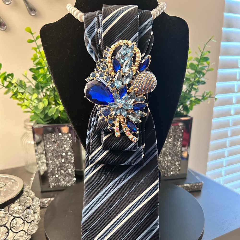Classic Black & White Striped Men’s Tie with Blue Crystal Brooch